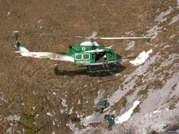 elicottero_forestale_soccorso_montagna